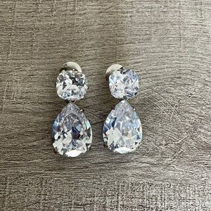 Henri bendel Gala drop earrings